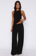 Way She Walks Top Black