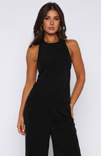 Way She Walks Top Black