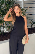 Way She Walks Top Black