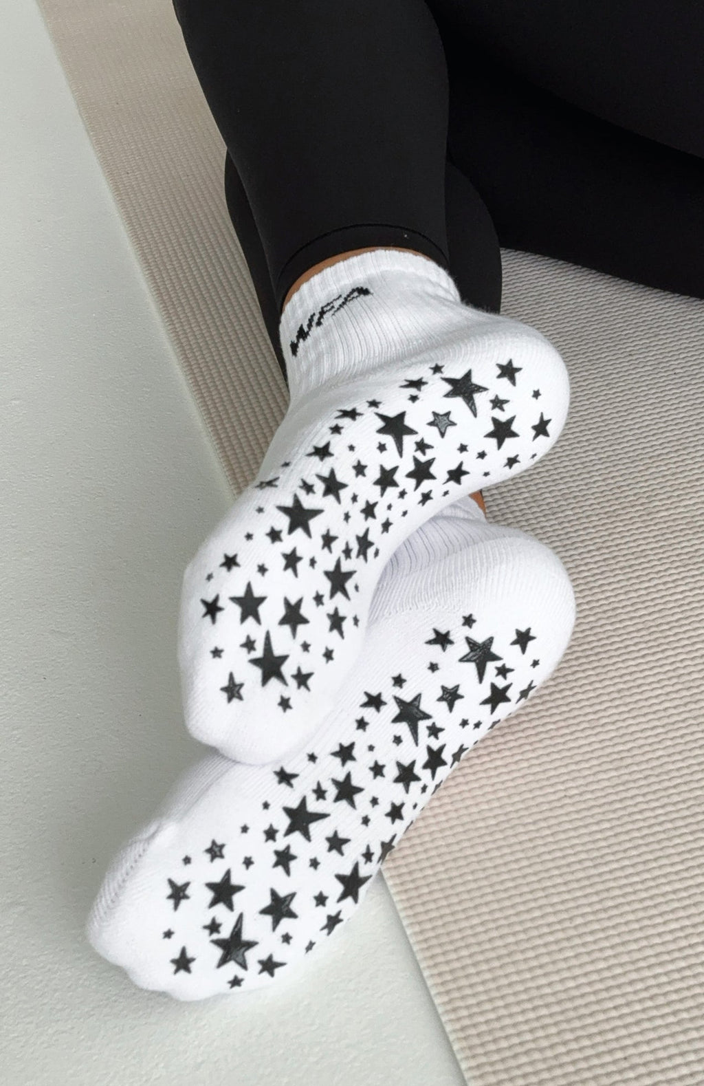 No Slowing Down Grip Socks White/Black