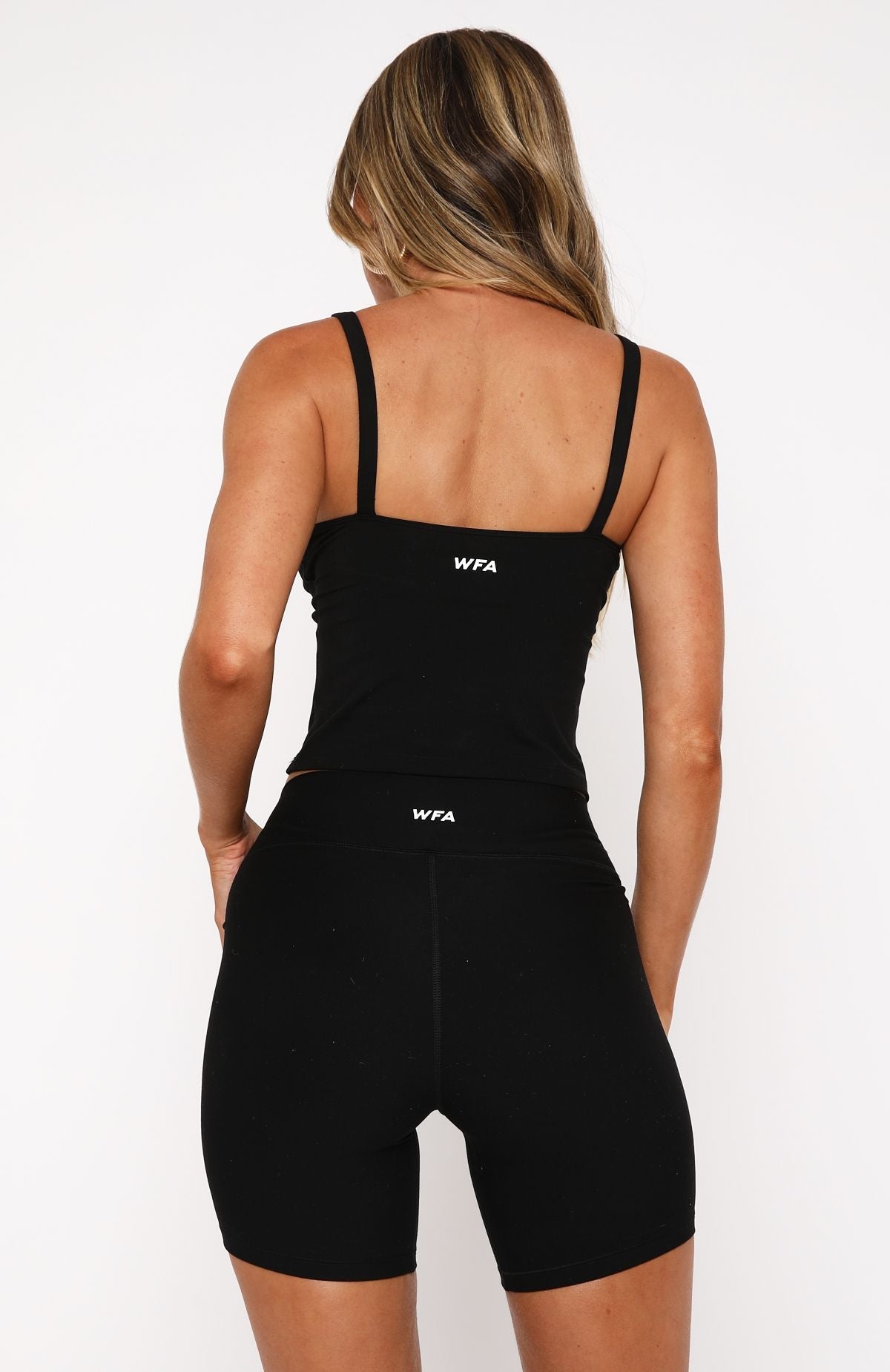 Too Strong Active Tank Black